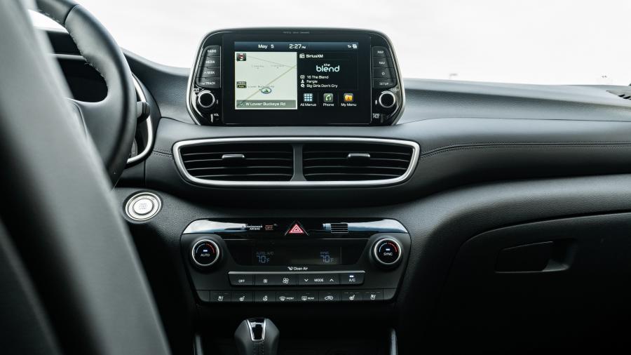 Детали интерьера Hyundai Tucson (TL) 2018 года  (NA) (фото 13 из 27)